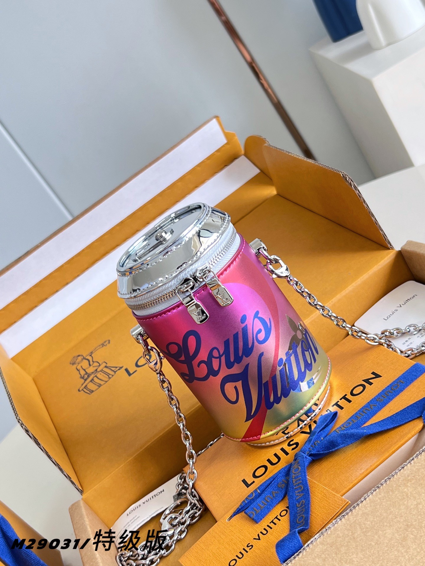 [TOP] Louis Vuitton LV Cans Bag 13 x 14.5 x 8.5 cm - Sliver - 711 Luxury