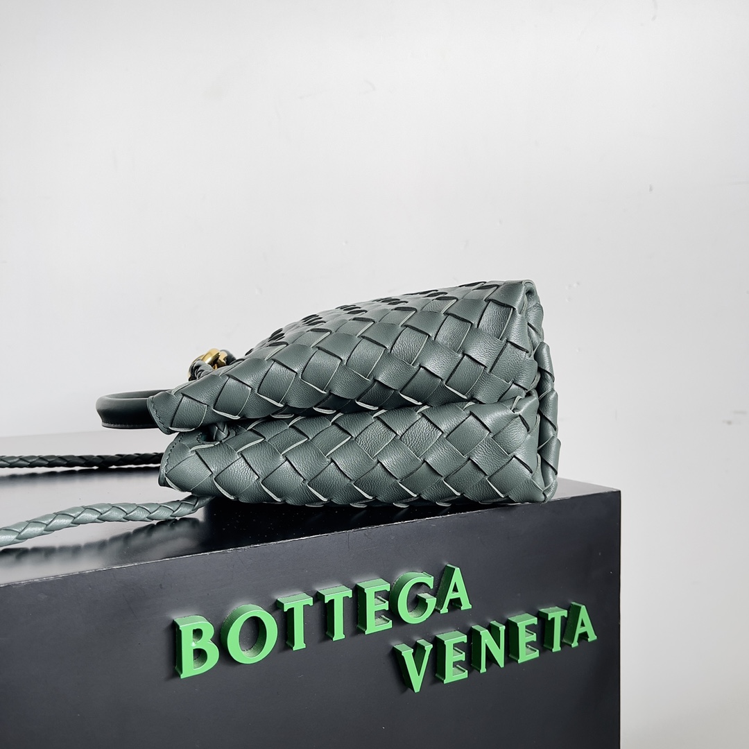 [TOP] Bottega Veneta BV Andiamo Bag Lambskin 25x22x10.5cm -Lake Green - 711 Luxury