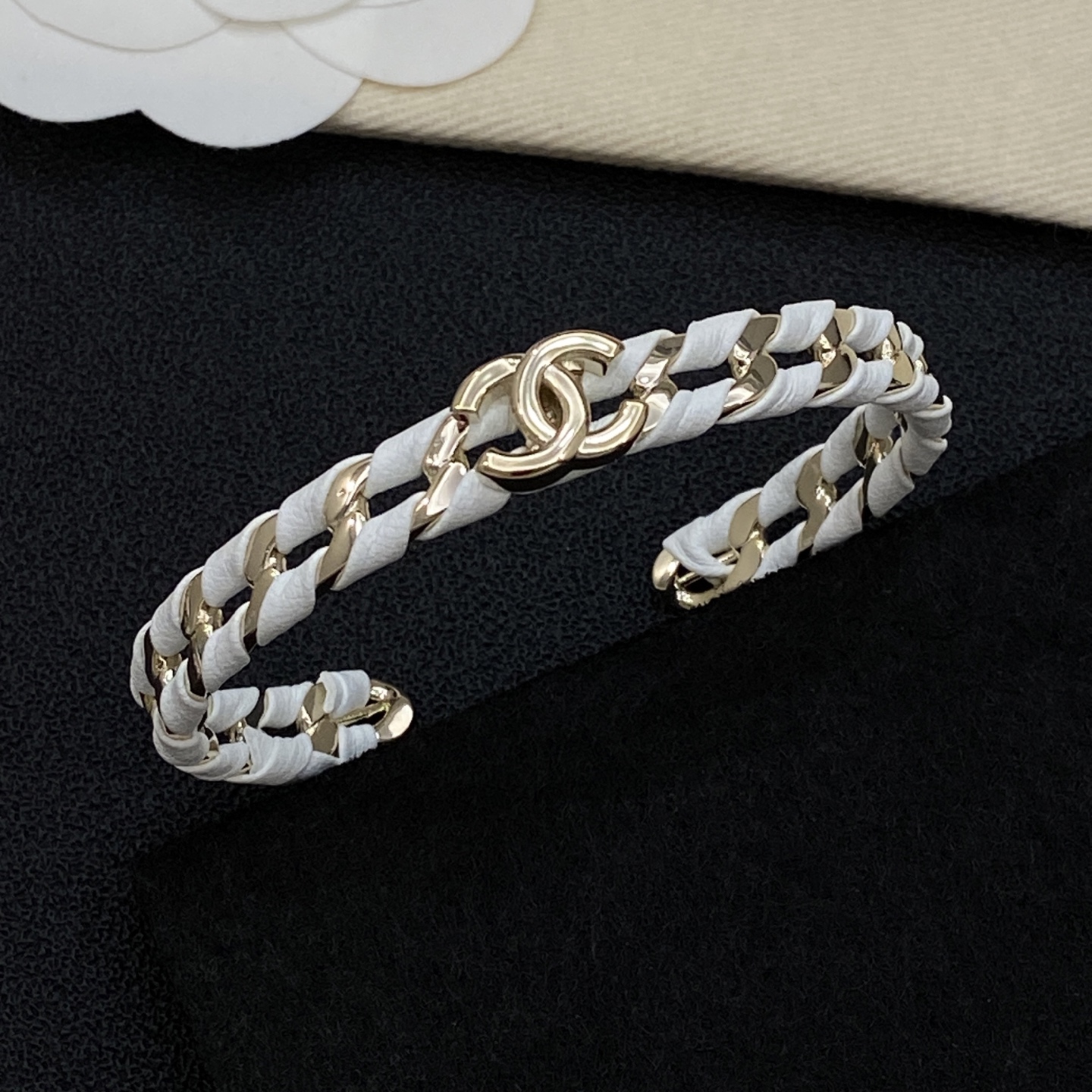 [TOP] CHANEL Bracelet - Gold - 711 Luxury