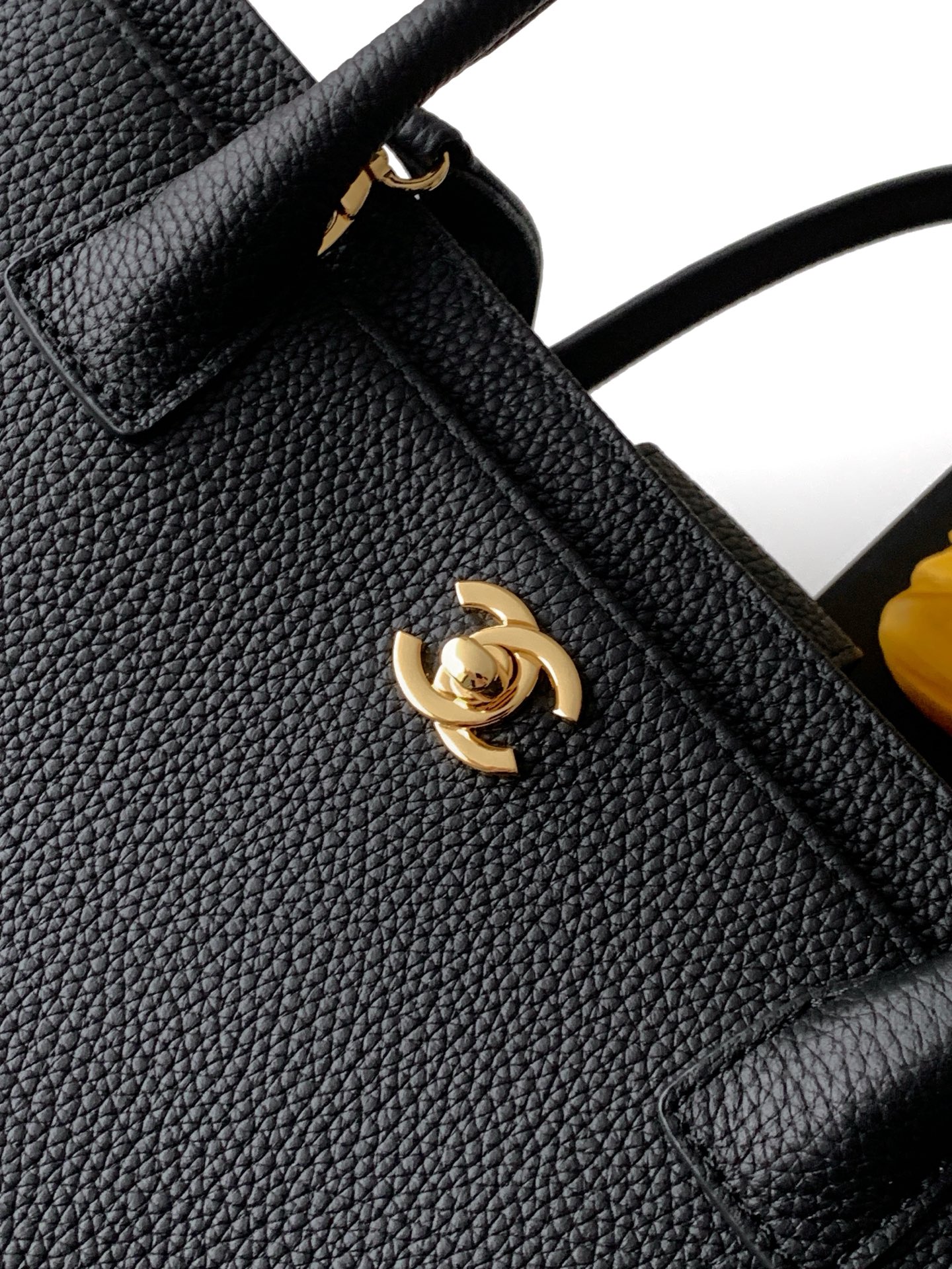 [TOP] CHANEL Cerf Tote Bag 24-36-14CM / 17.5-32-13CM - Black