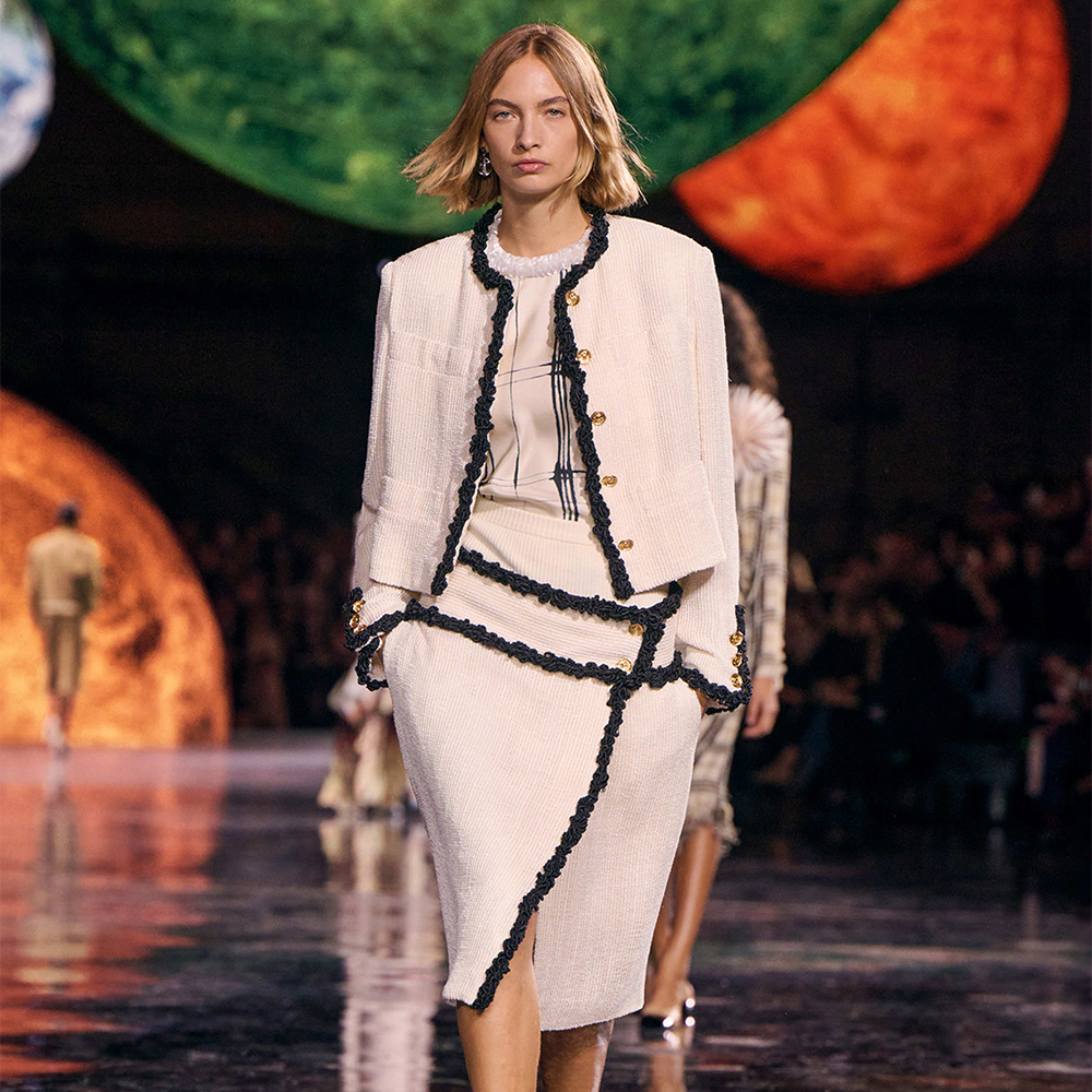 CHANEL Jacket and Skirt Tweed White Black #388581