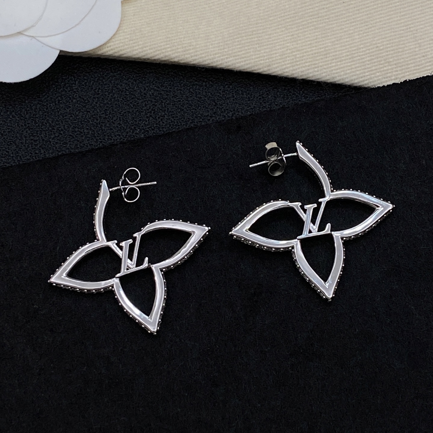 [TOP] Louis Vuitton LV Earrings - 2 Colors - 711 Luxury