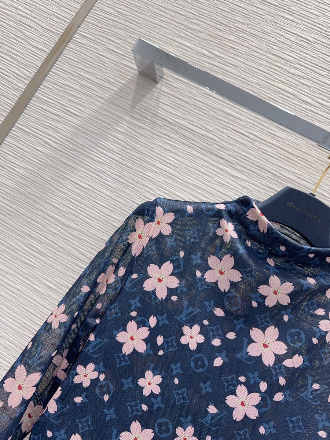 [TOP] Louis Vuitton LV Base Layer Shirt - Black