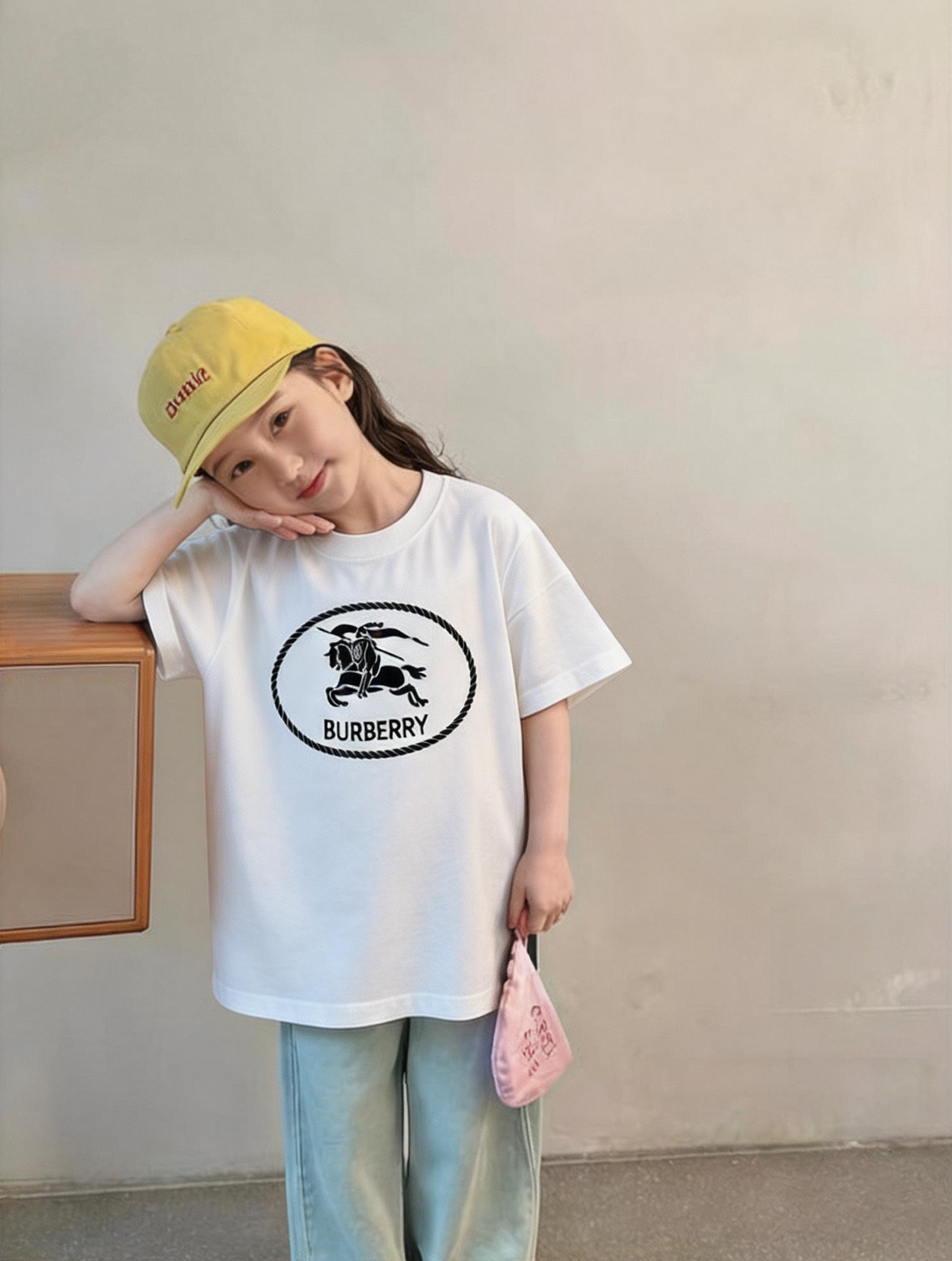 Burberry Unisex Kids Oval Equestrian Knight Logo Crew Neck Cotton Short Sleeve T-Shirt Boys Girls Sizes 68-160 Black White Two Colors