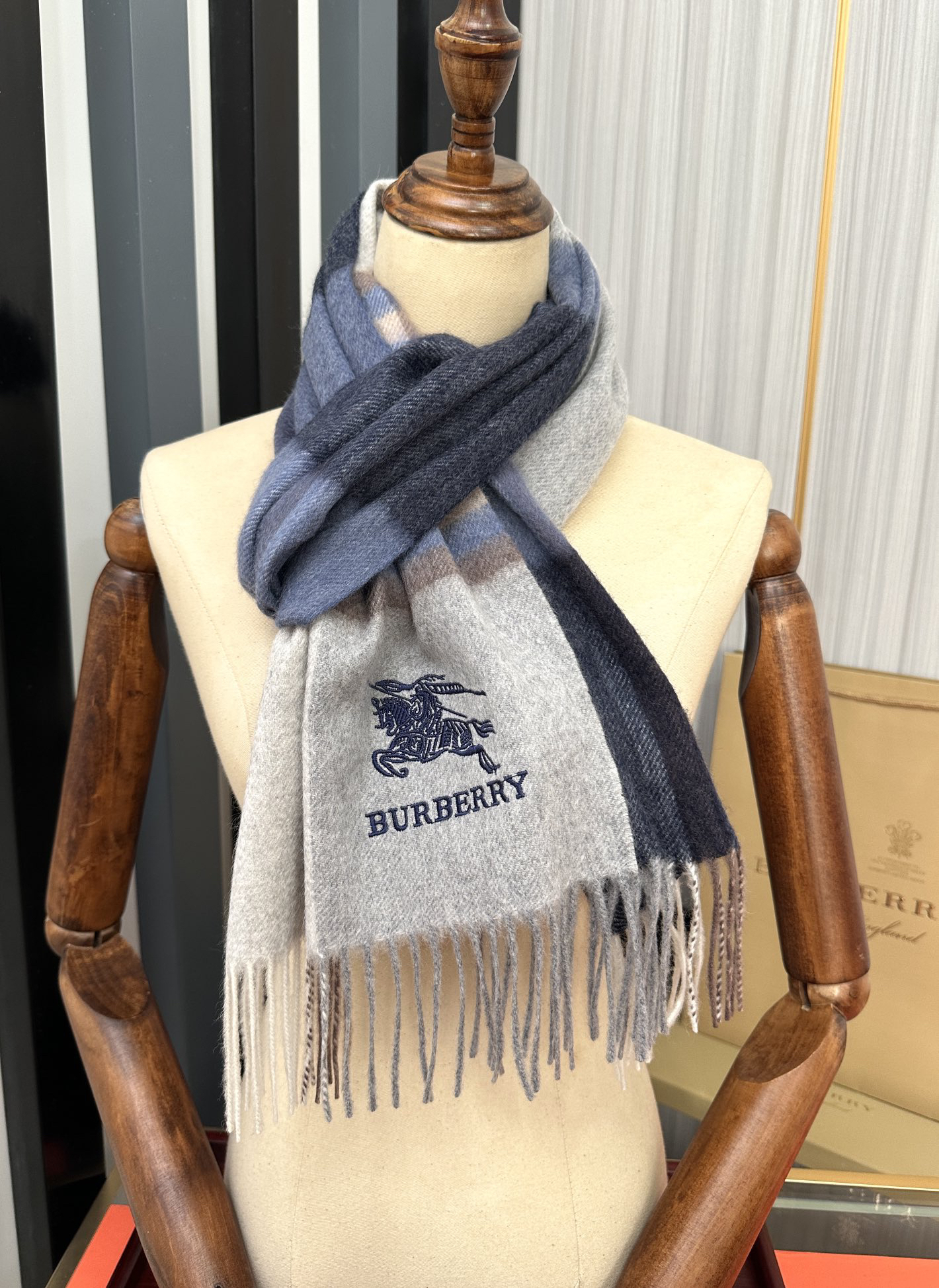 [TOP] BURBERRY Cashmere Scarf 32x180 cm - Blue