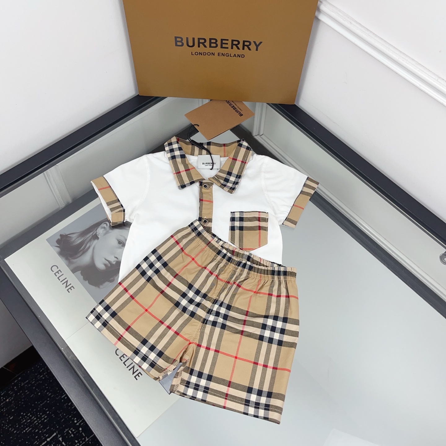 Burberry Unisex Kids White Vintage Check Trim Polo Shirt & Full Plaid Shorts Two Piece Set Boys Girls Baby Infant Sizes 66-110