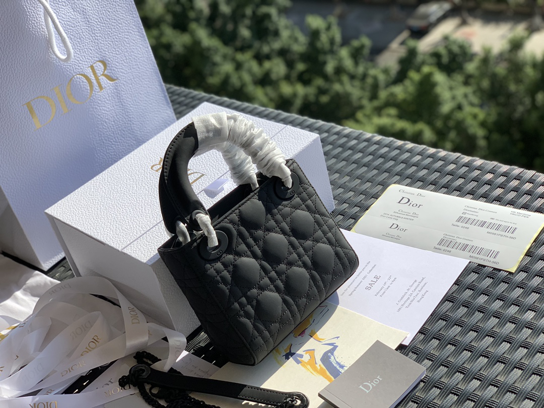 [TOP] Christian Dior Lady Dior Bag 17x15x7cm - Black