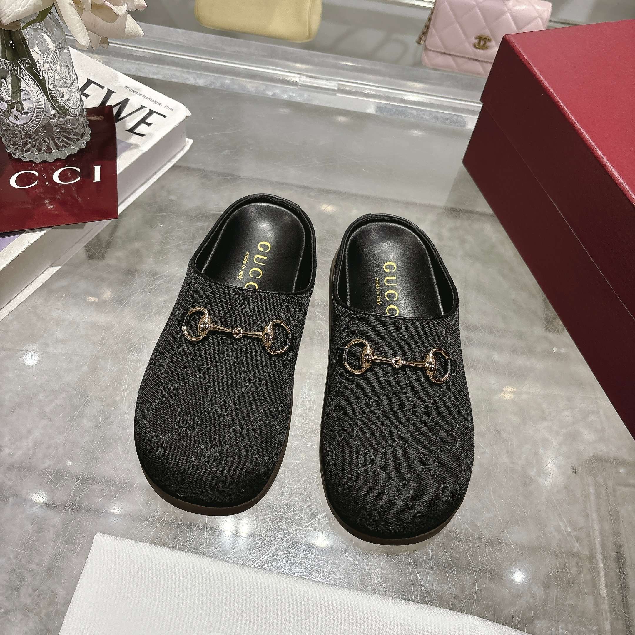 [TOP] GUCCI Slippers - Black - 711 Luxury