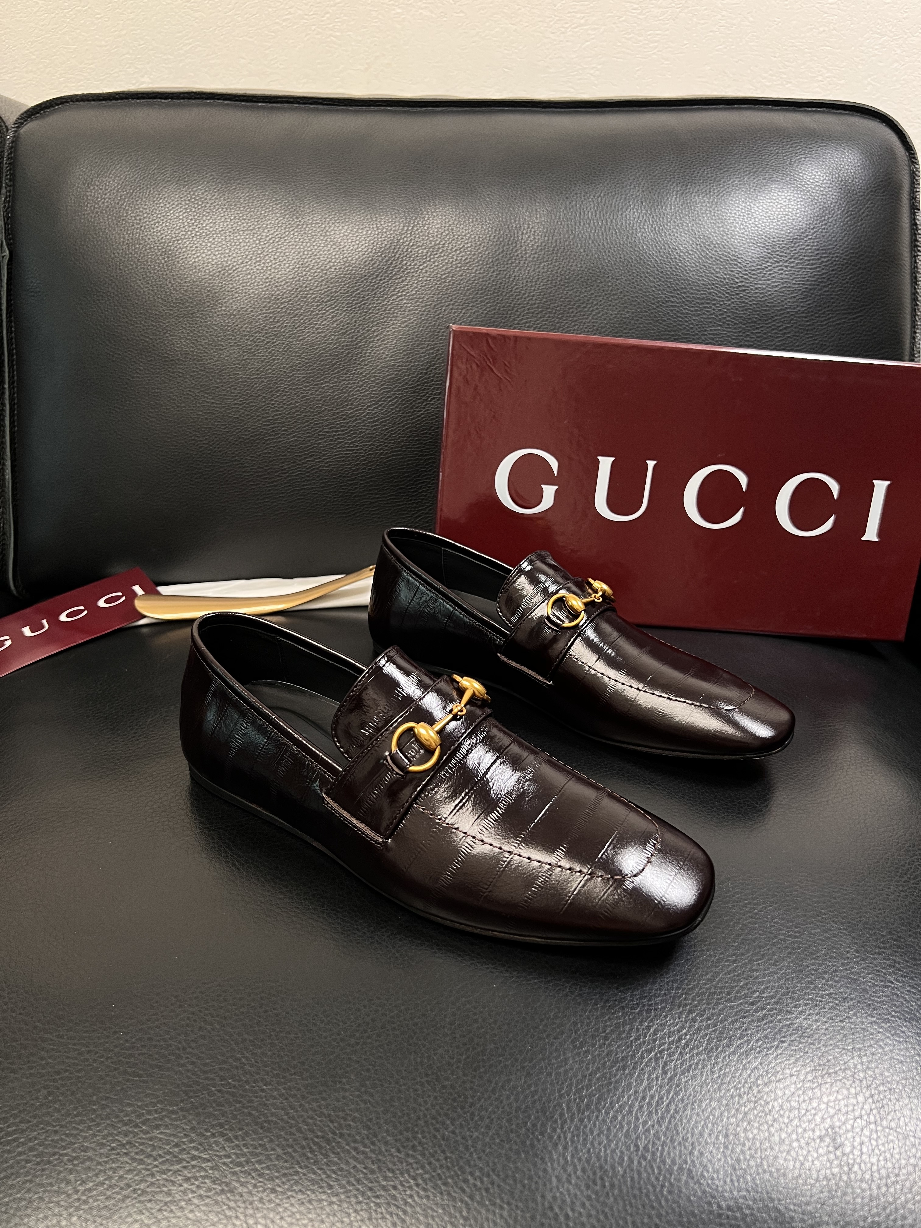 Gucci brown Shoes GUCCI Men's Ragazzo Eel Loafer in Dark Brown #388024 View 2 | Nigo Office