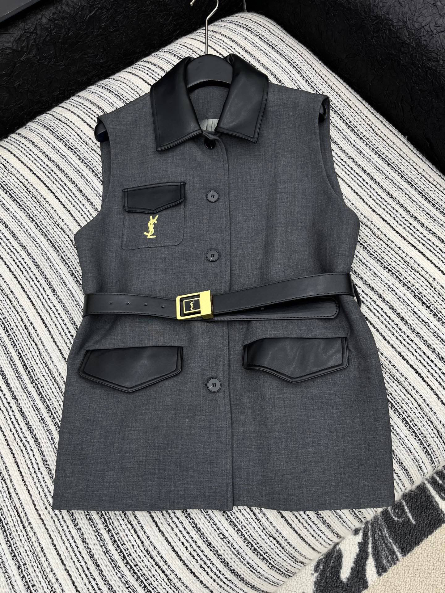 [TOP] Yves Saint Laurent YSL Lapel Blazer - Dark Gray