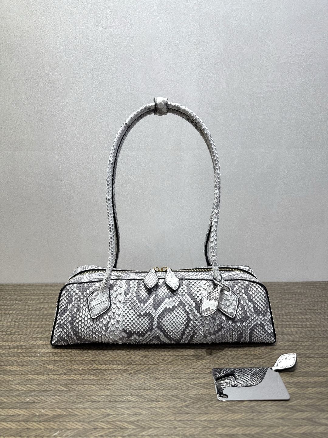 [TOP] ALAIA Python Skin Bag 33-10-9.5 CM - White and Black - 711 Luxury