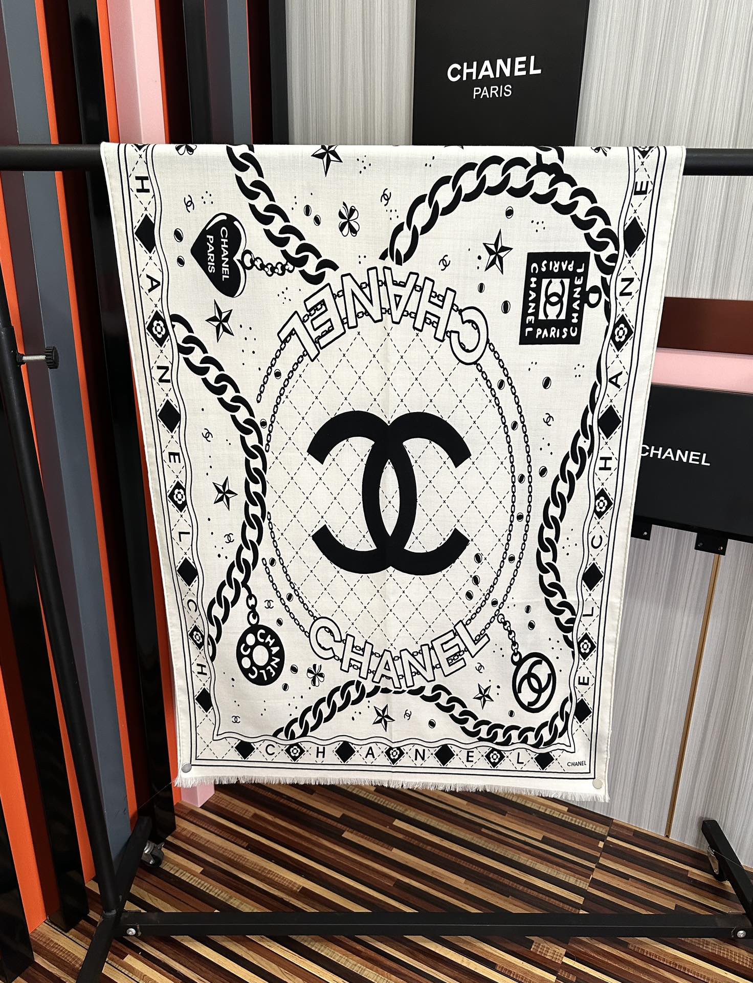 [TOP] CHANEL Cashmere Scarf 65x185 cm - White - 711 Luxury