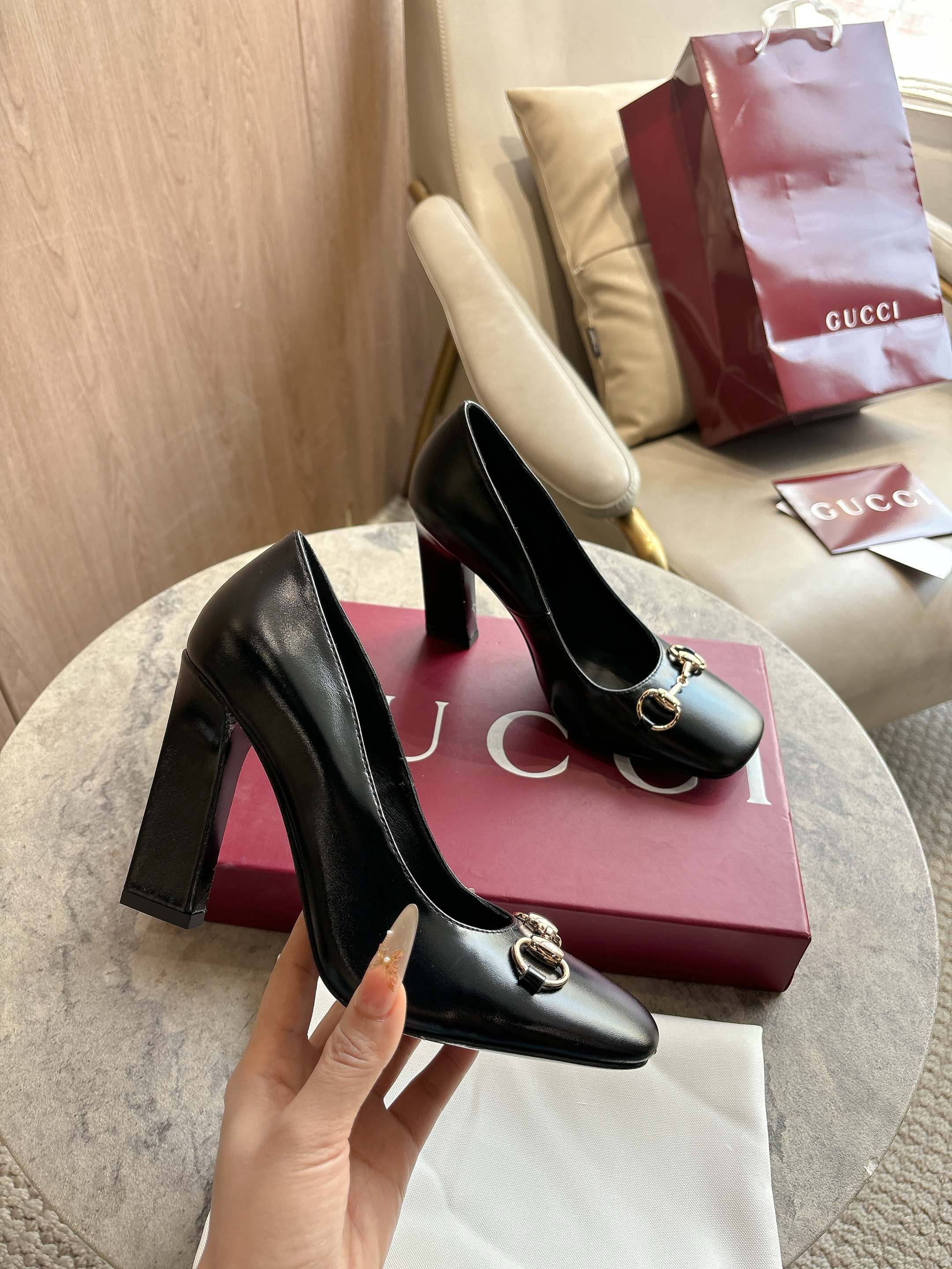 [TOP] GUCCI Shoes - Black - 711 Luxury