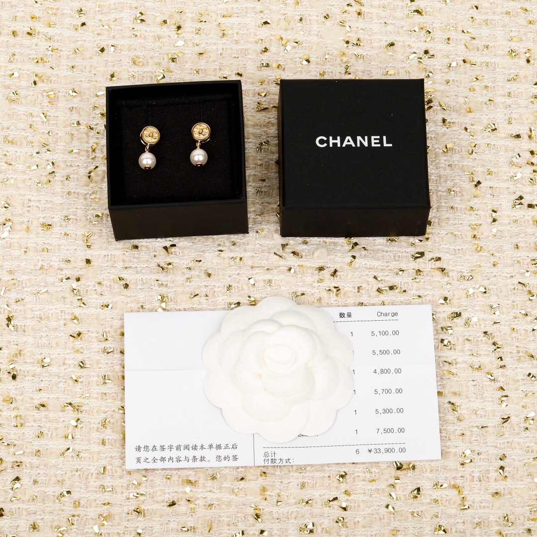 [TOP] CHANEL Earrings - Gold
