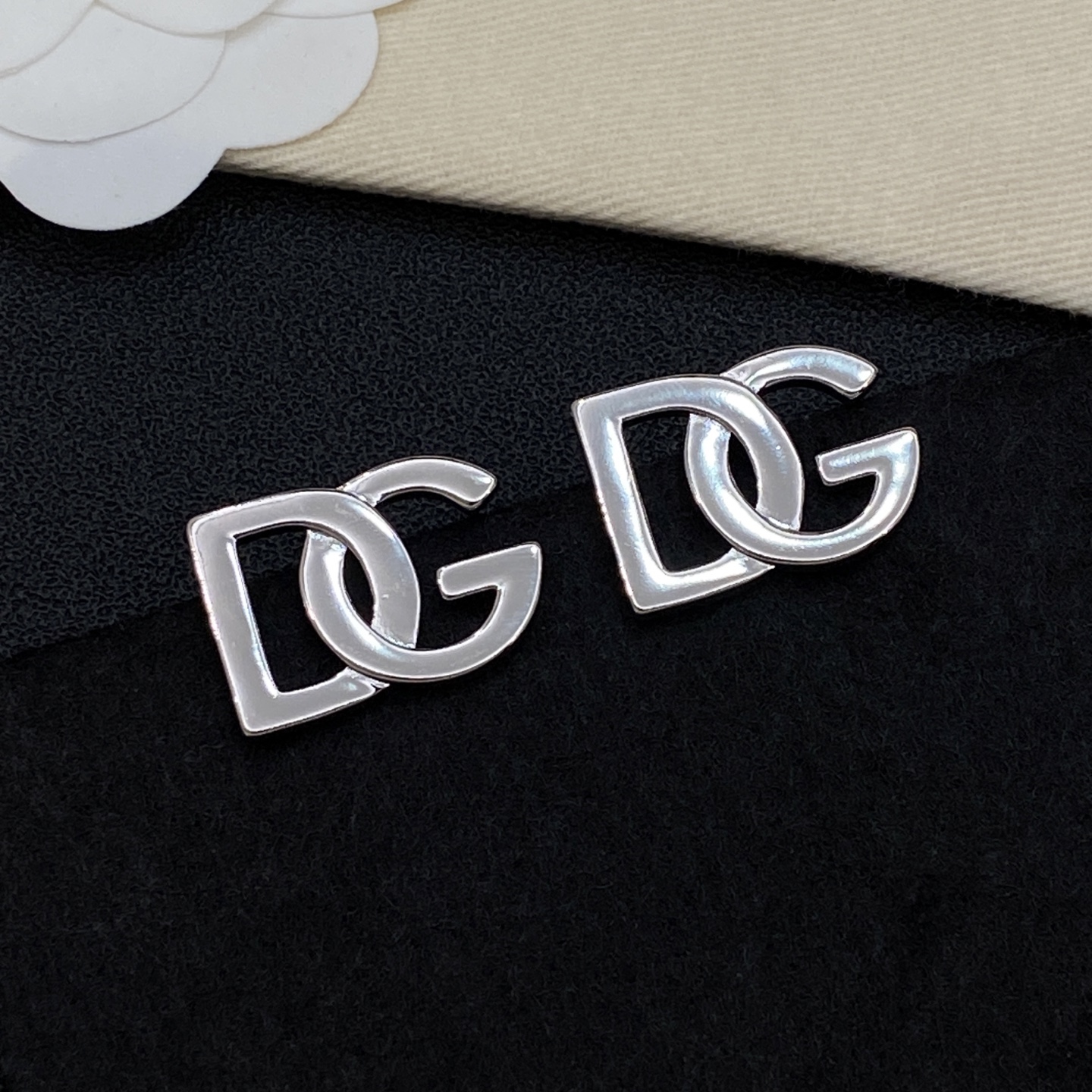 [TOP] Dolce & Gabbana D&G Earrings - 2 Colors - 711 Luxury