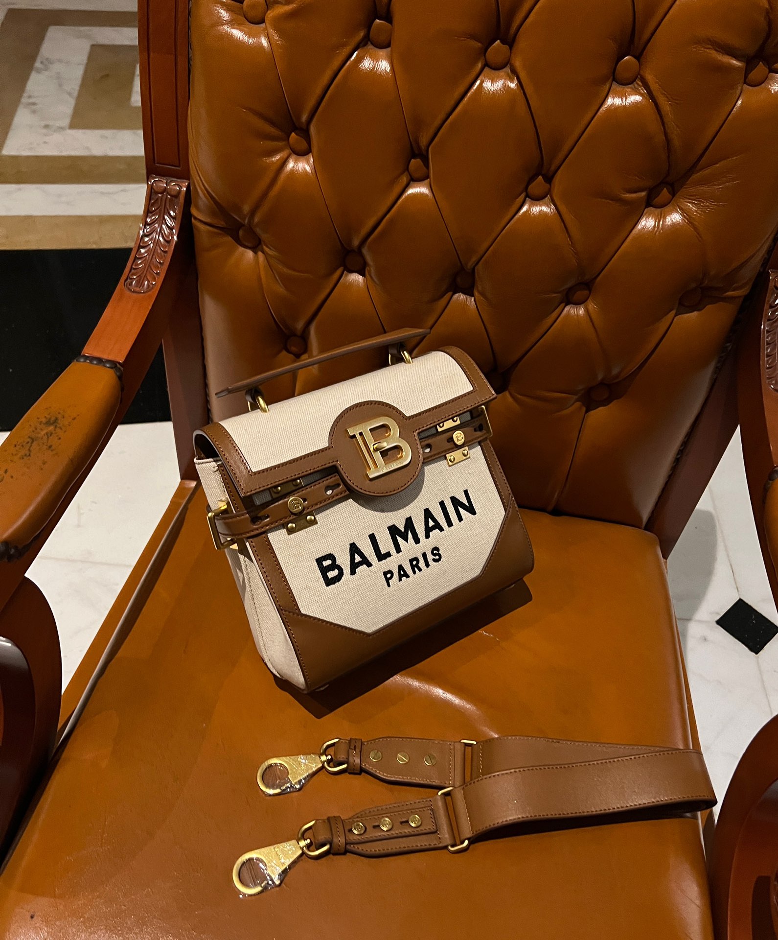 [TOP] BALMAIN Cowhide Bag 23*20*11cm - Brown - 711 Luxury