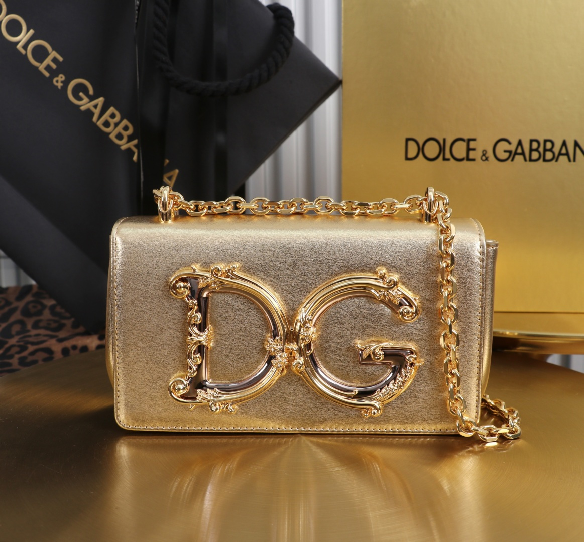 [TOP] Dolce & Gabbana D&G Girls Bag  Cowhide 18x10x5cm - Gold - 711 Luxury