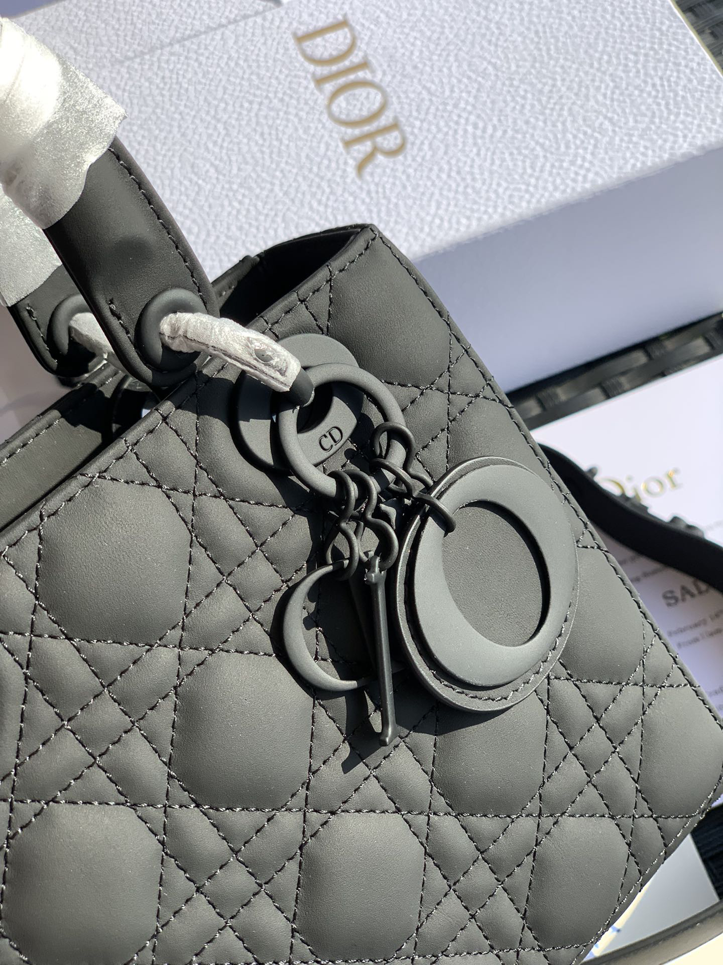 [TOP] Christian Dior Lady Dior Bag Calfskin 20x16.5x8cm - Black