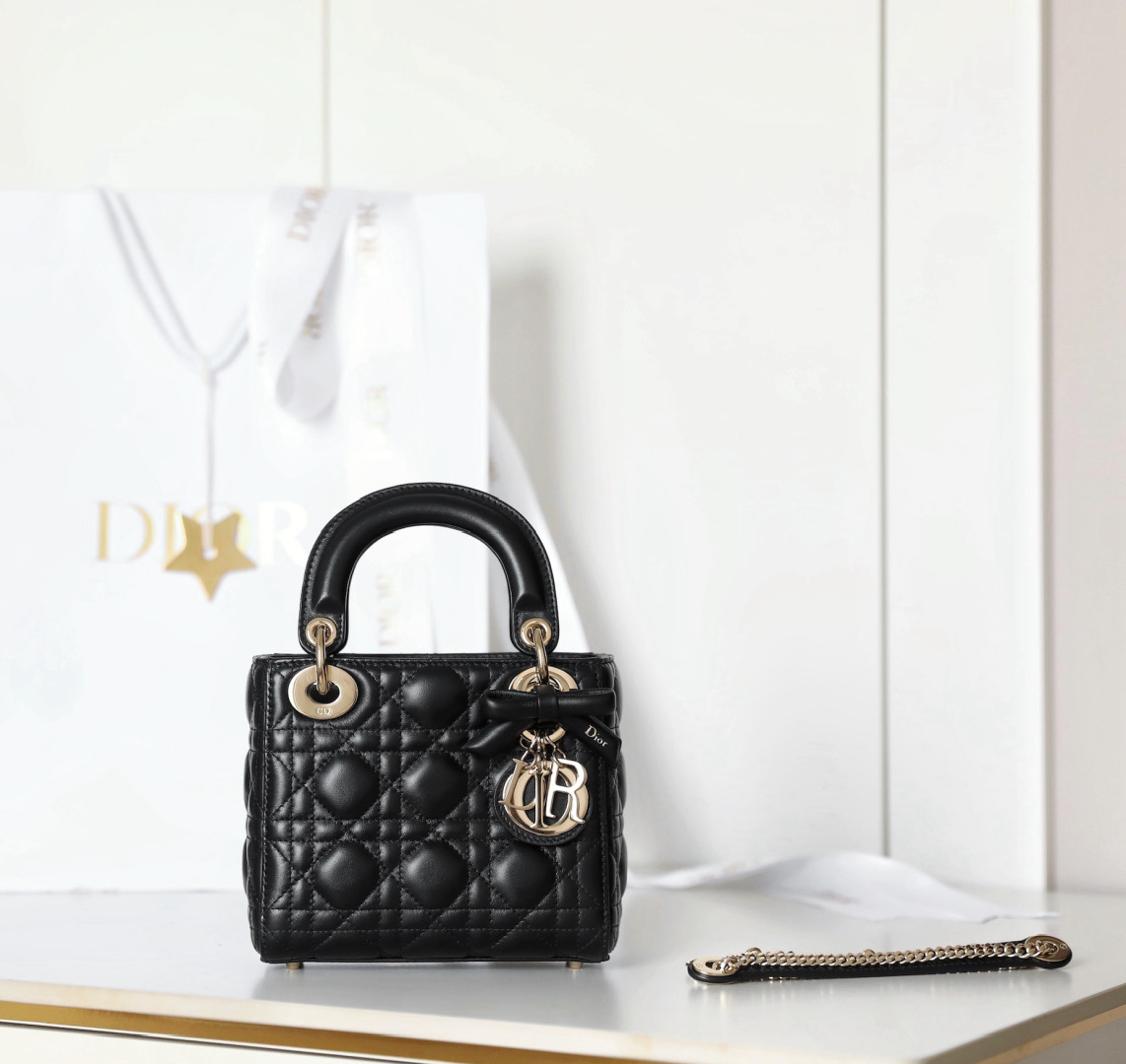 [TOP] Christian Dior Lady Dior Bag Lambskin 17x15x7cm - Black - 711 Luxury