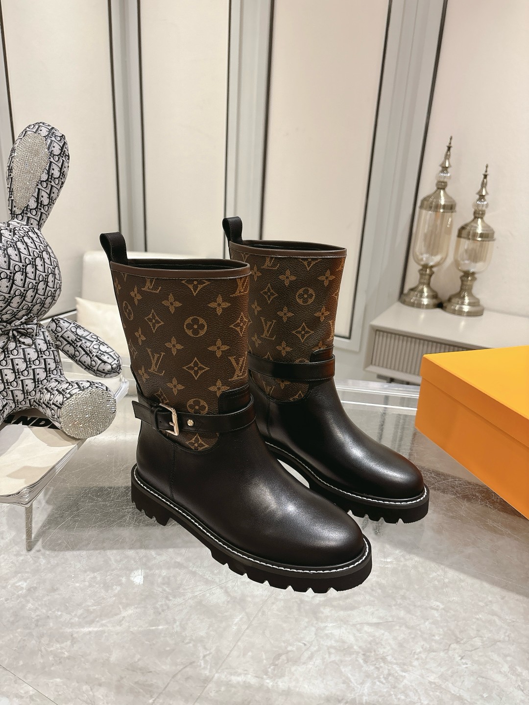 [TOP] Louis Vuitton LV Boots - Black - 711 Luxury