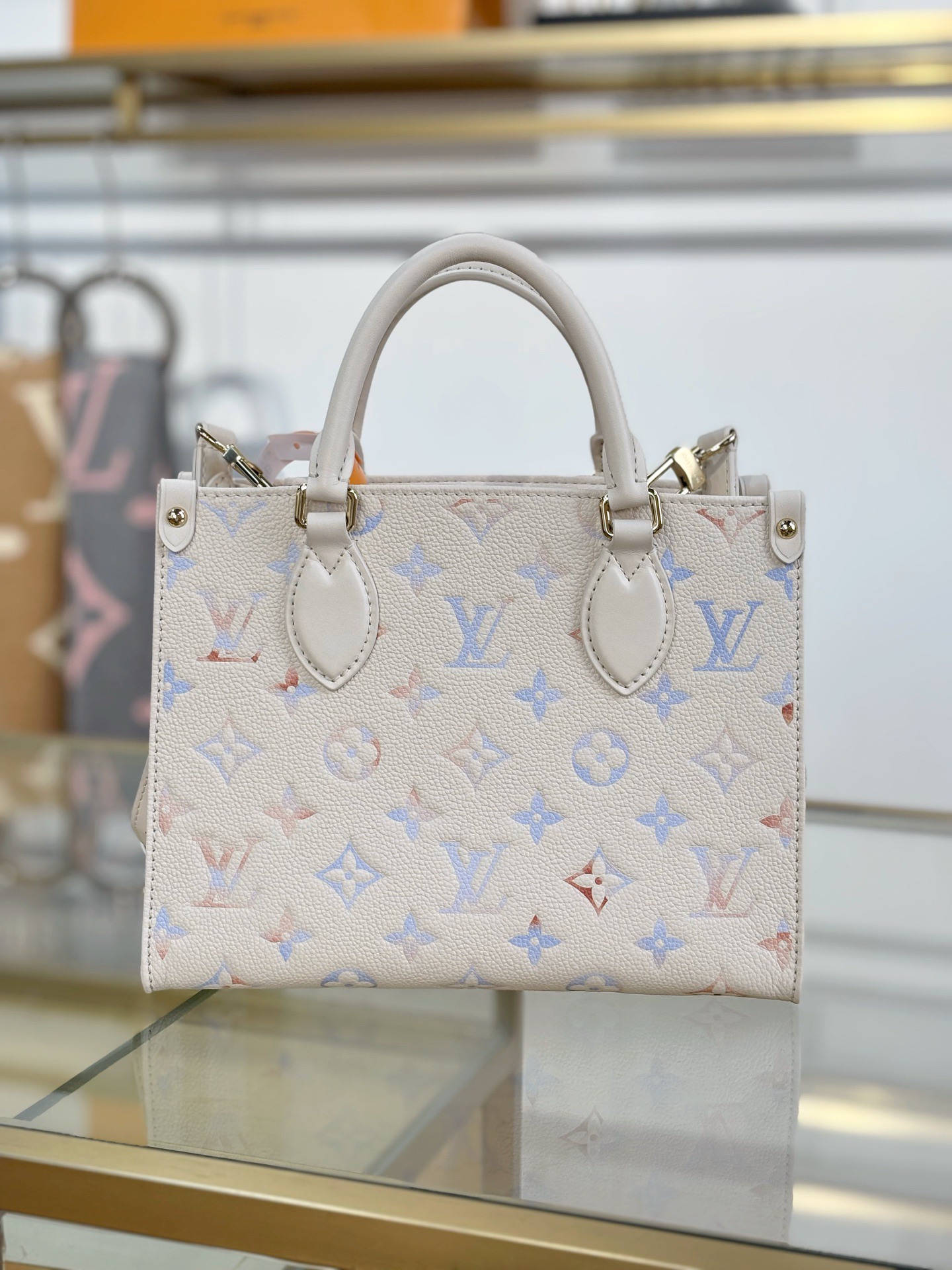 [TOP] Louis Vuitton LV On the GO Bag 25x19x11.5cm - Beige - 711 Luxury