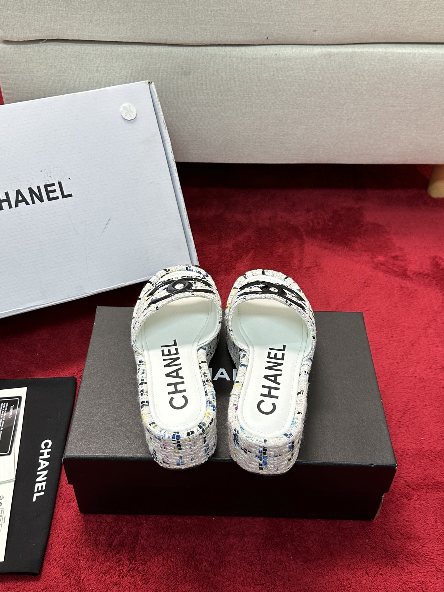 [TOP] CHANEL Sandals - White