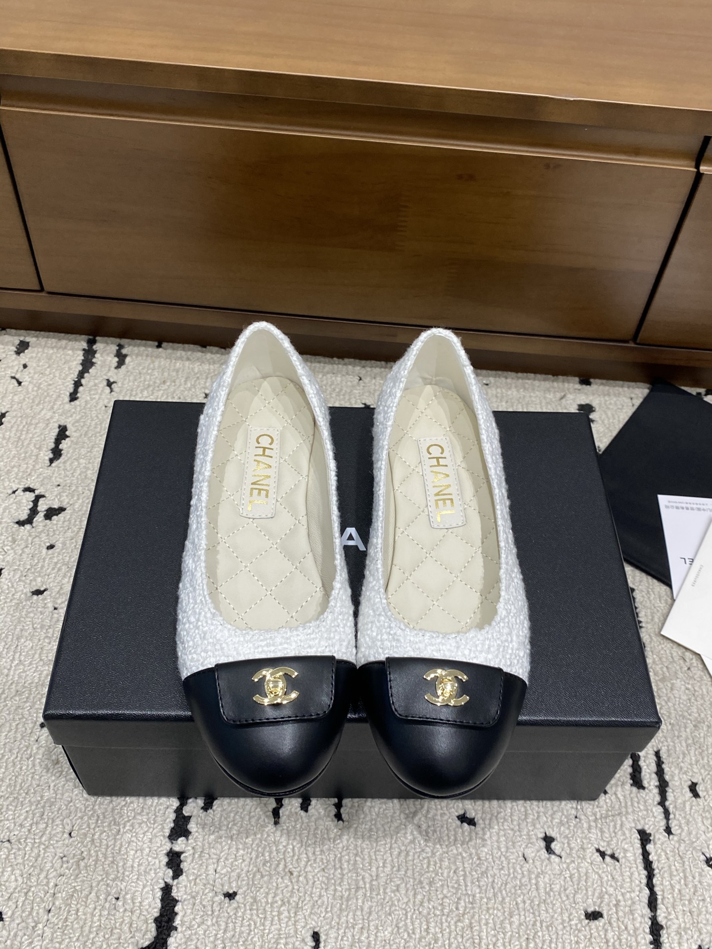 [TOP] CHANEL Mary Jane Ballet Flats - White - 711 Luxury