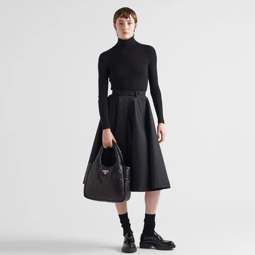 Medium padded Soft nappa leather bag