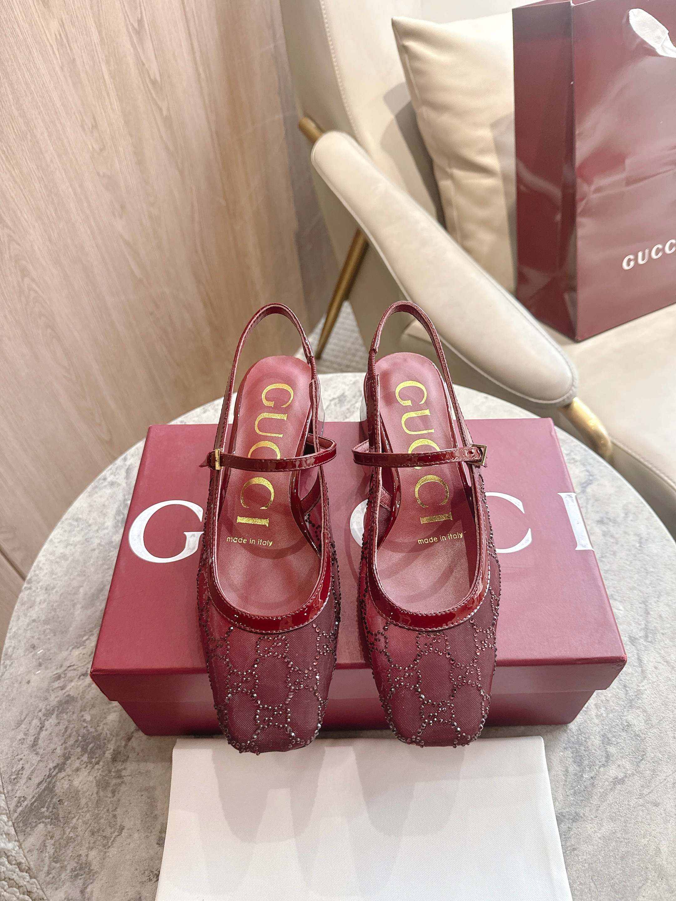 [TOP] GUCCI Shoes - Red - 711 Luxury