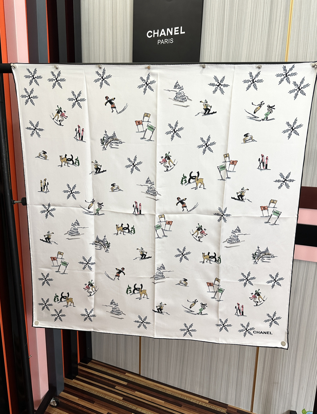 [TOP] CHANEL Scarf 90x90 cm - White - 711 Luxury