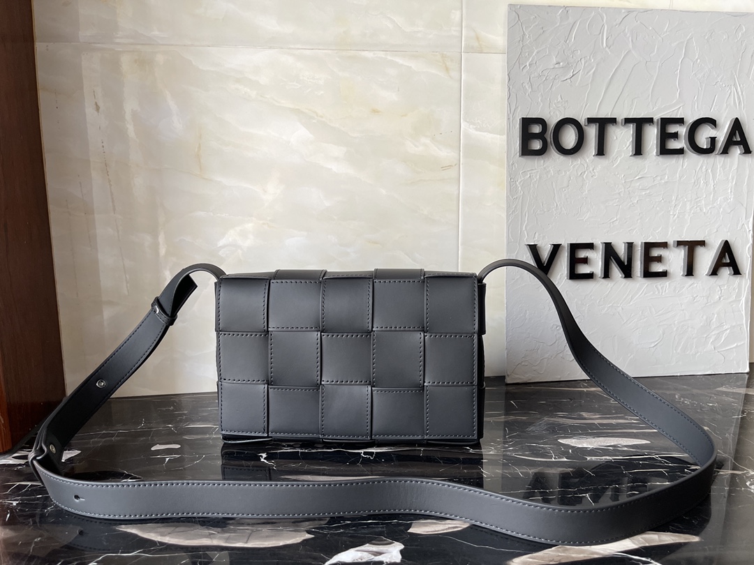 [TOP] Bottega Veneta BV Men's Cowhide Bag 23x14x5cm - Black - 711 Luxury