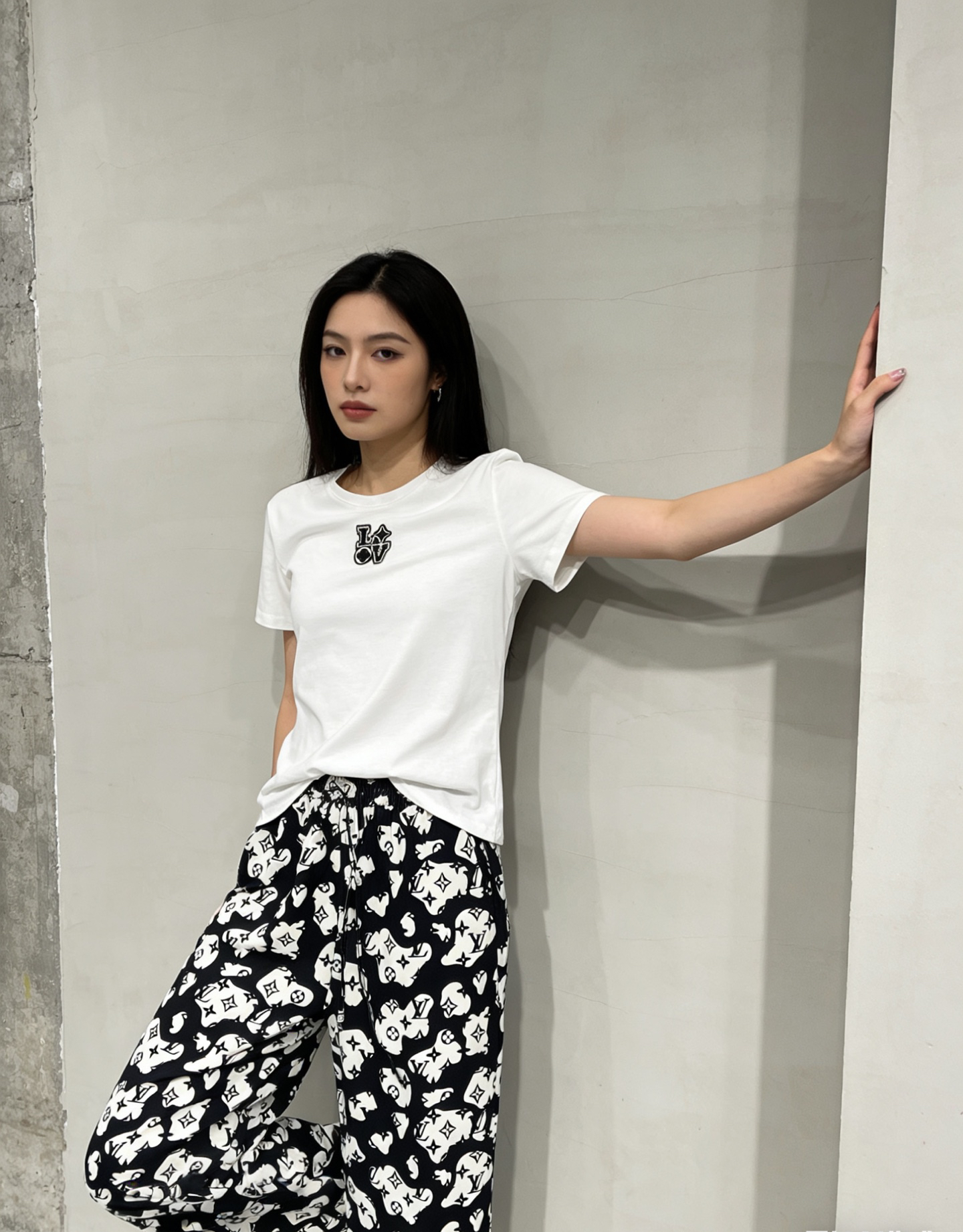 [TOP] Louis Vuitton LV  T-shirt + Pants Suit - Black