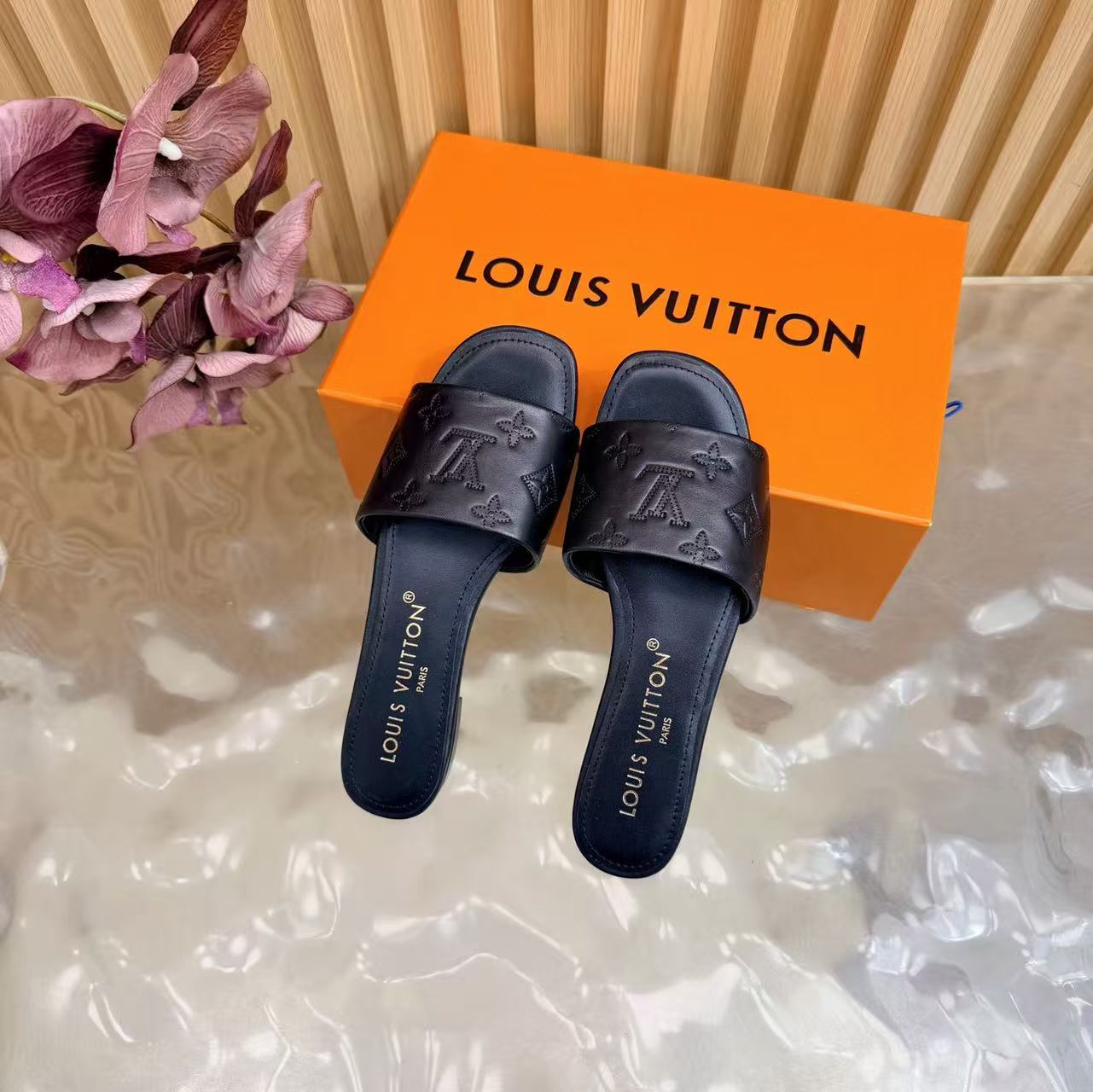 [TOP] Louis Vuitton LV  Sandals - Black - 711 Luxury