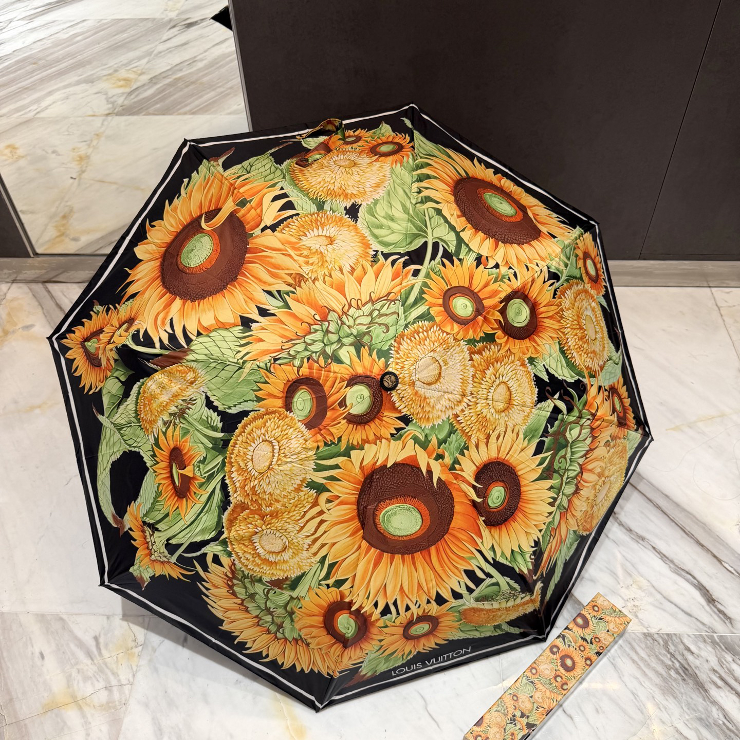 [TOP] Louis Vuitton LV Umbrella - Black - 711 Luxury