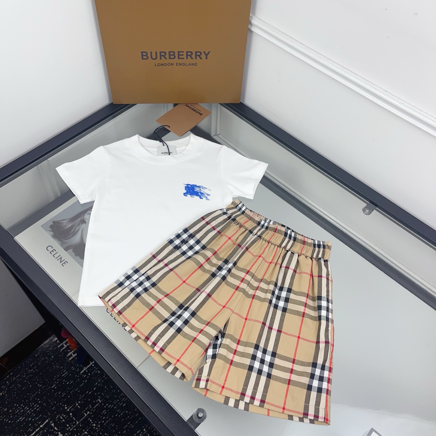 Burberry Girls White Blue Knight Print Short Sleeve T-Shirt & Vintage Plaid A-Line Skirt Two Piece Set Kids Sizes 90-130