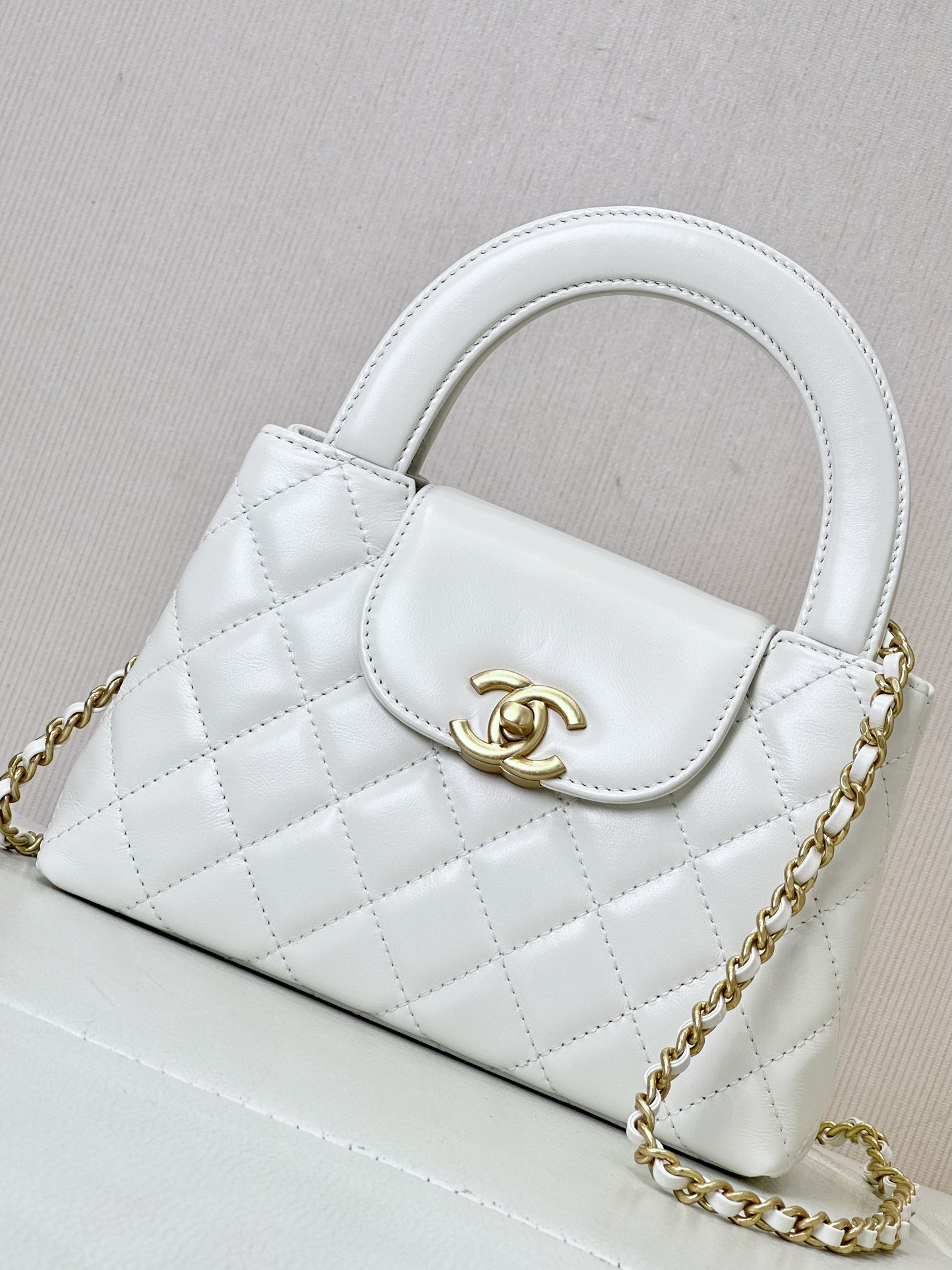 [TOP] CHANEL Kelly Bag Cowhide 13x19x7cm - White - 711 Luxury