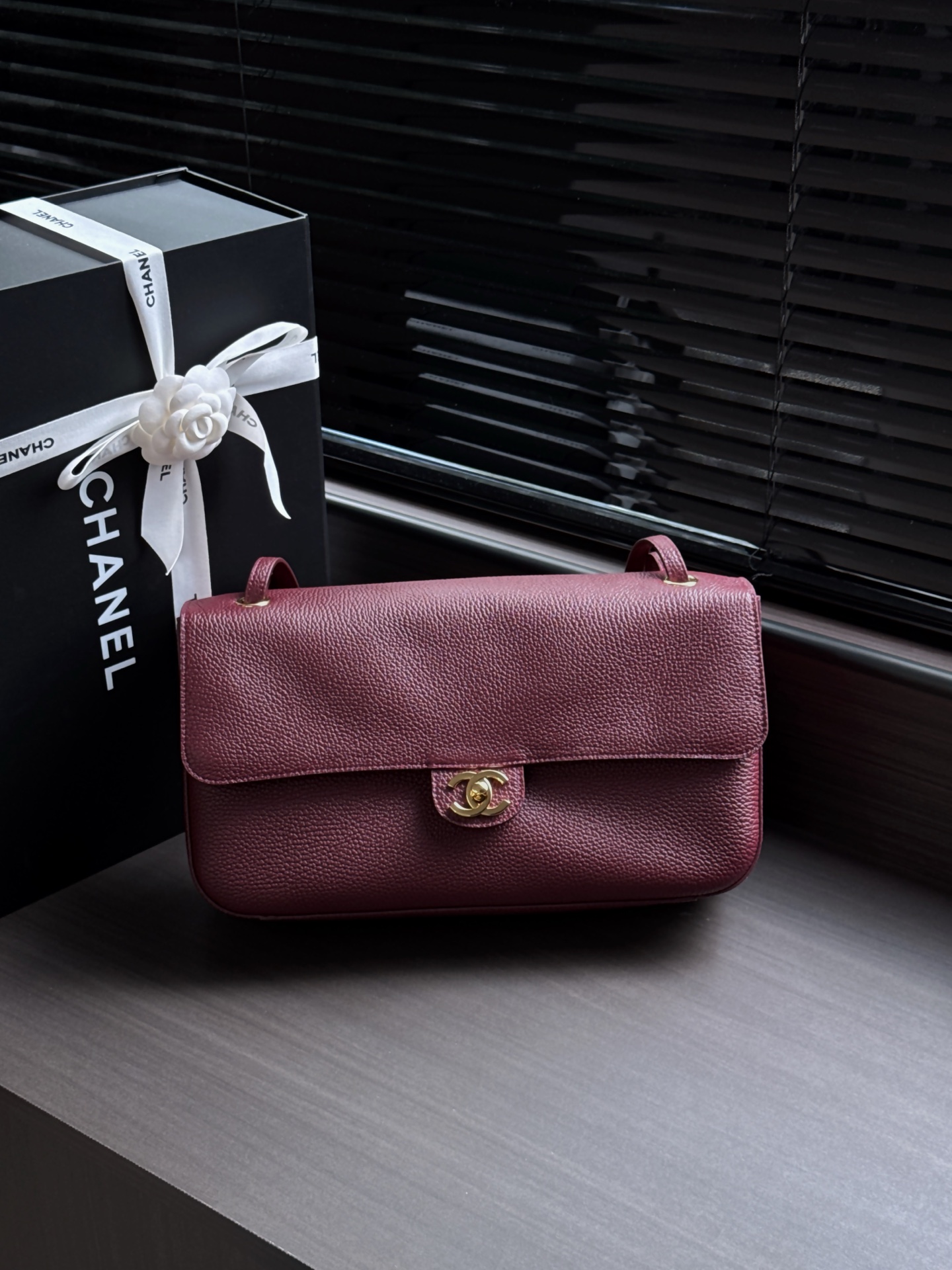 [TOP] CHANEL Flap Bag Calfskin 19.5x32x10cm - Dark Red&GHW/SHW - 711 Luxury