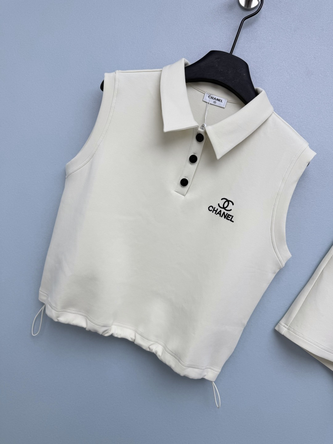 [TOP] CHANEL Polo Shirt + Shorts  - Beige - 711 Luxury