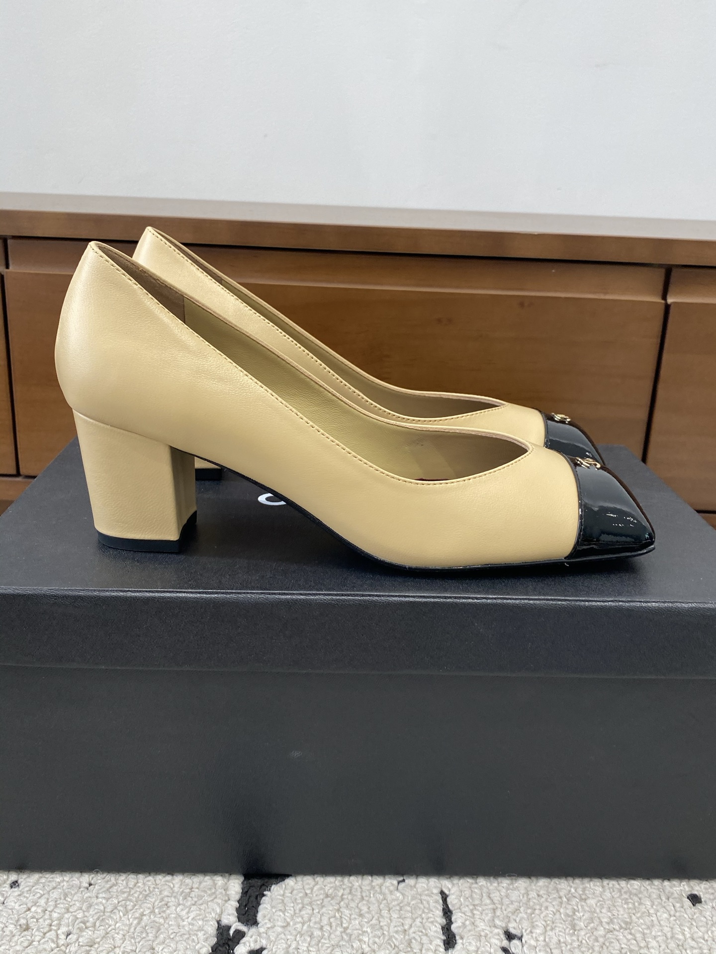 [TOP] CHANEL Pumps - Apricot - 711 Luxury