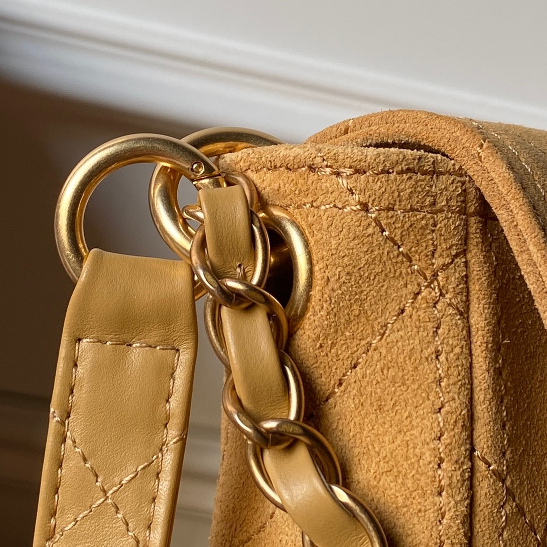 [TOP] CHANEL Suede Messenger Bag 24×30×8cm - Brown