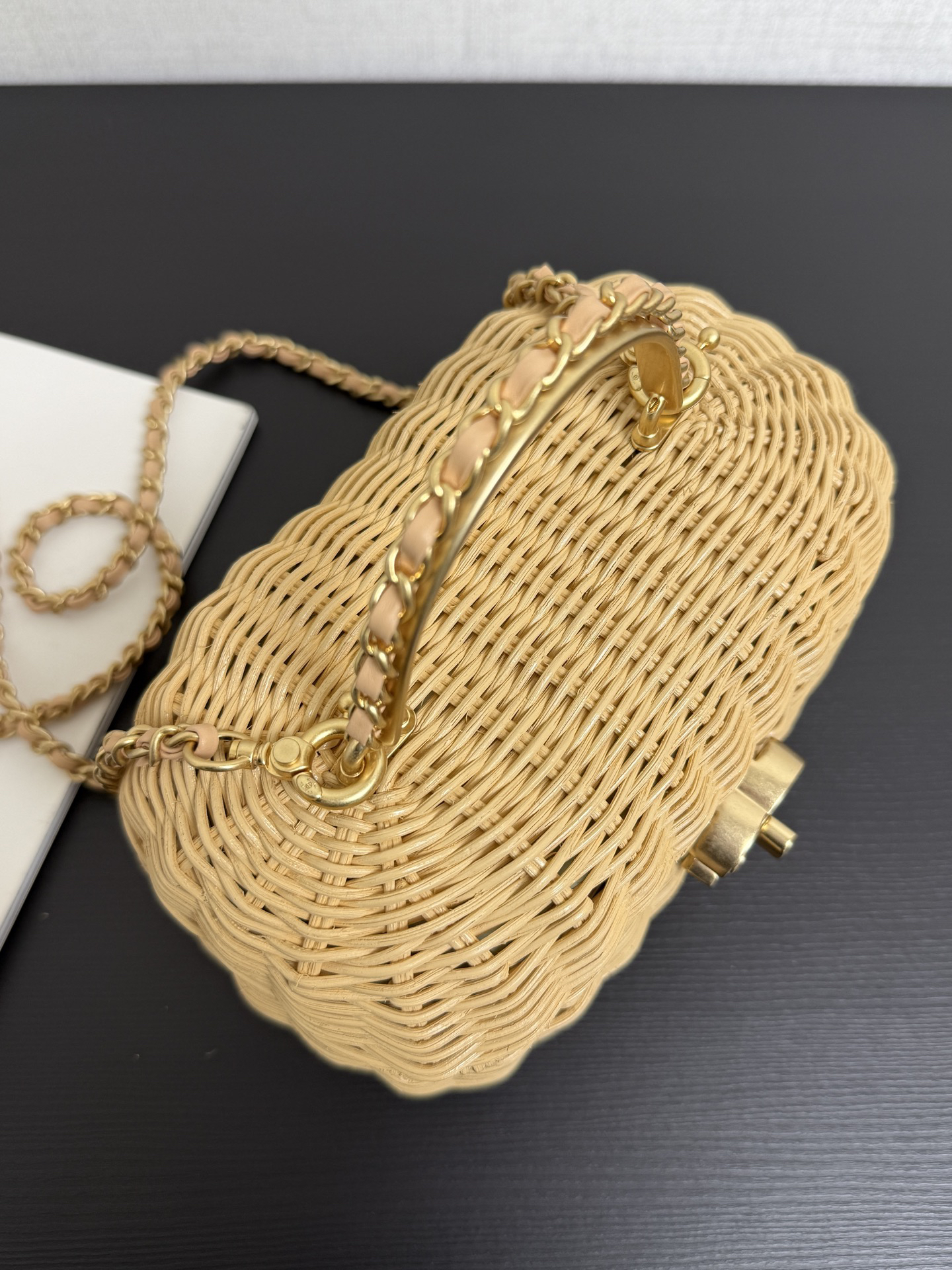 [TOP] CHANEL Bamboo Woven Handle Bag 20x11x12cm - 711 Luxury