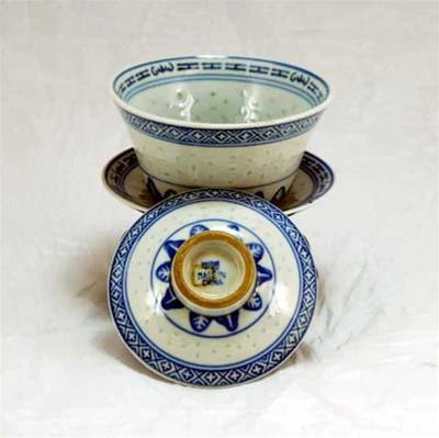 1970s Blue and White Porcelain Rice Grain Pattern Hand-Painted Gaiwan