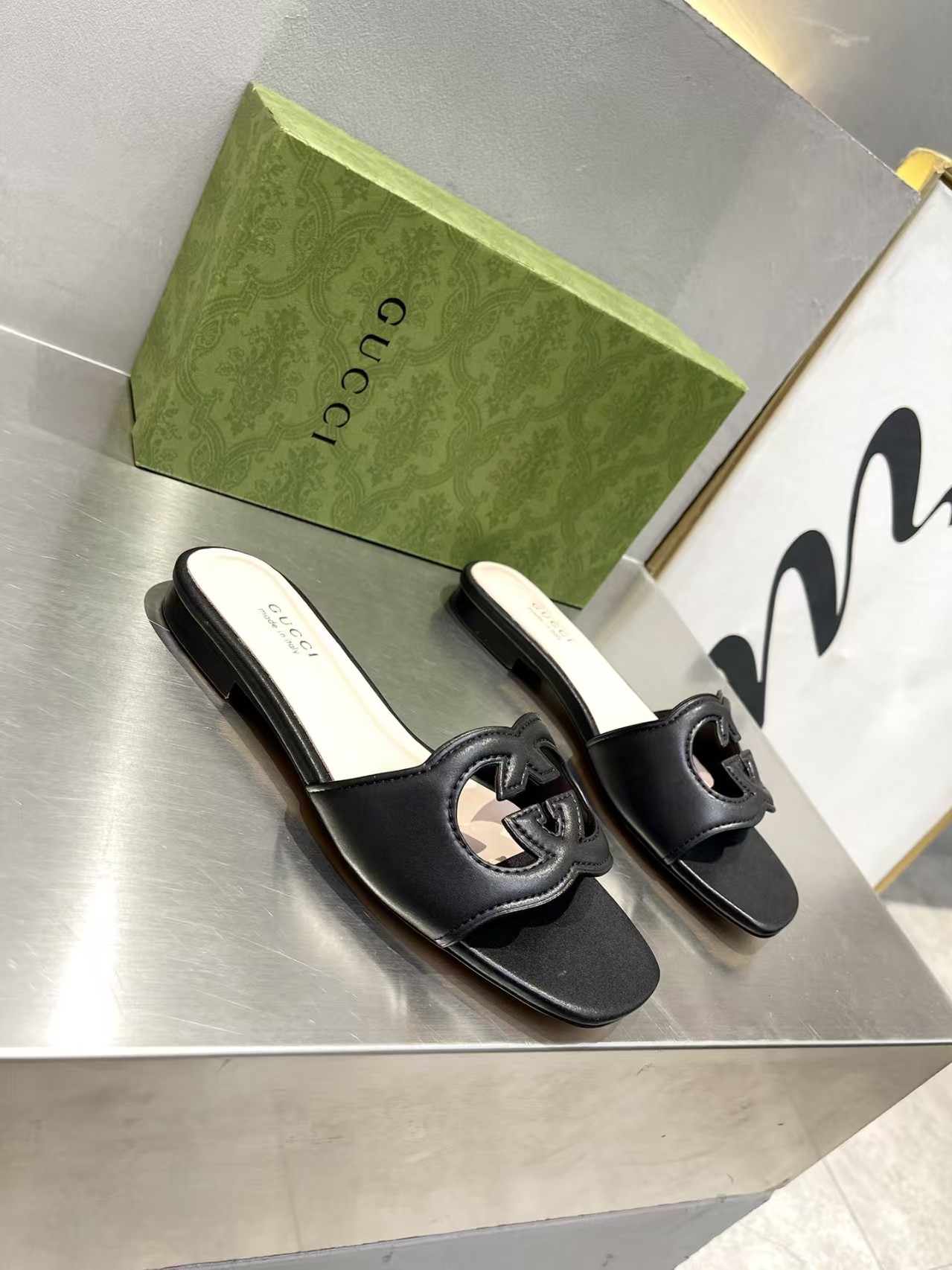 [TOP] GUCCI Double G Slippers - Black - 711 Luxury