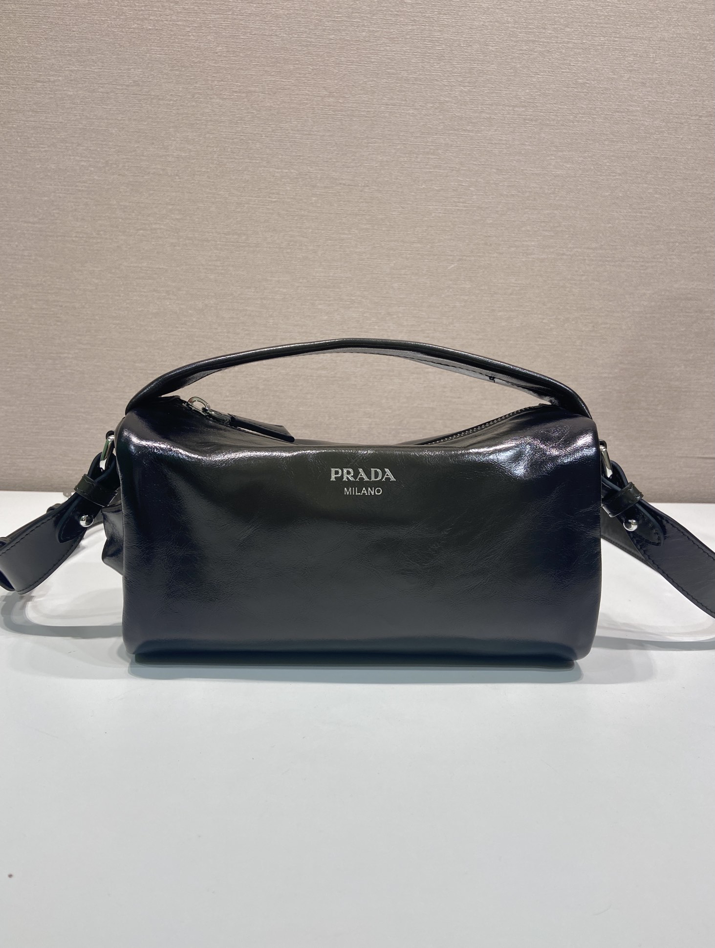 [TOP] PRADA Boston Bag Wax Leather 24x11x11cm - Black & SHW - 711 Luxury