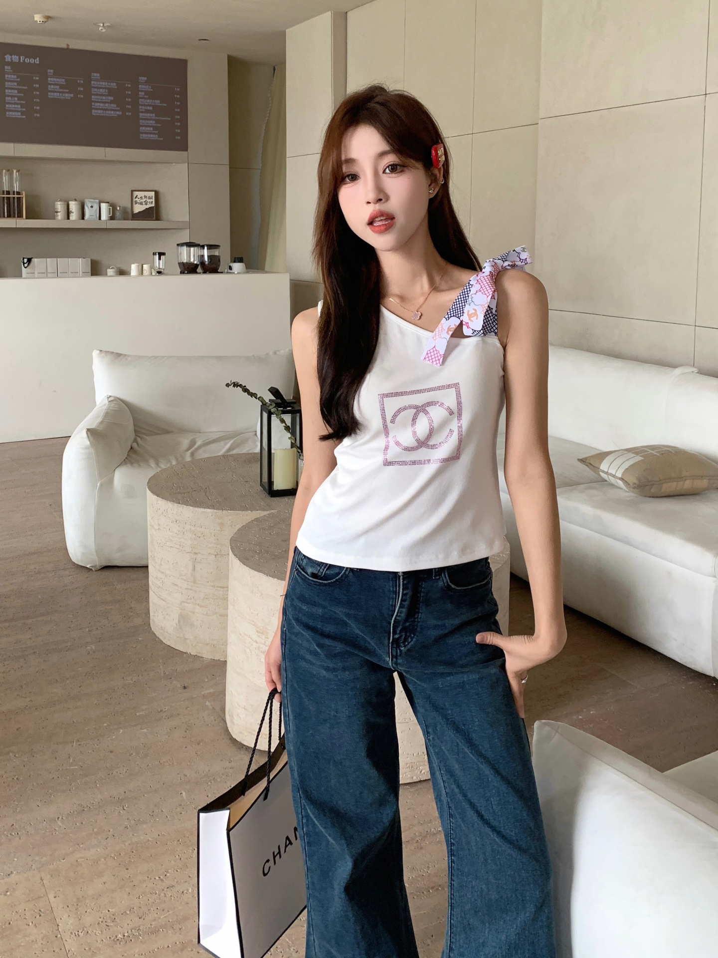 [TOP] CHANEL Vest - White