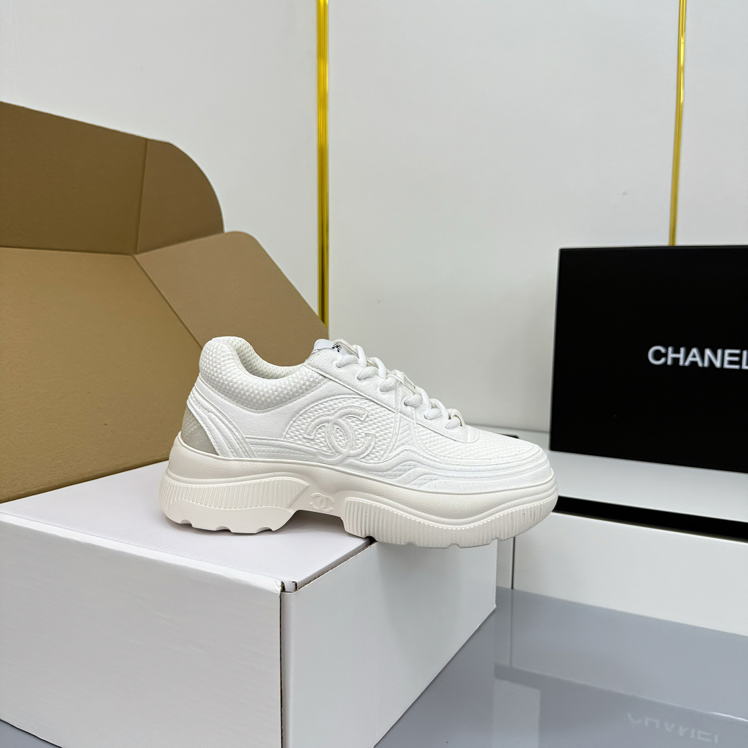 [TOP] CHANEL Sneakers - White