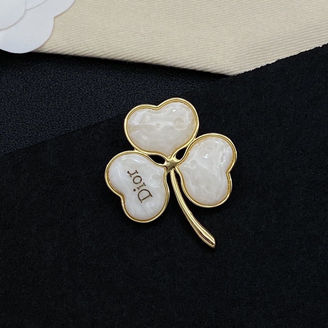 [TOP] Christian Dior Brooch - Gold