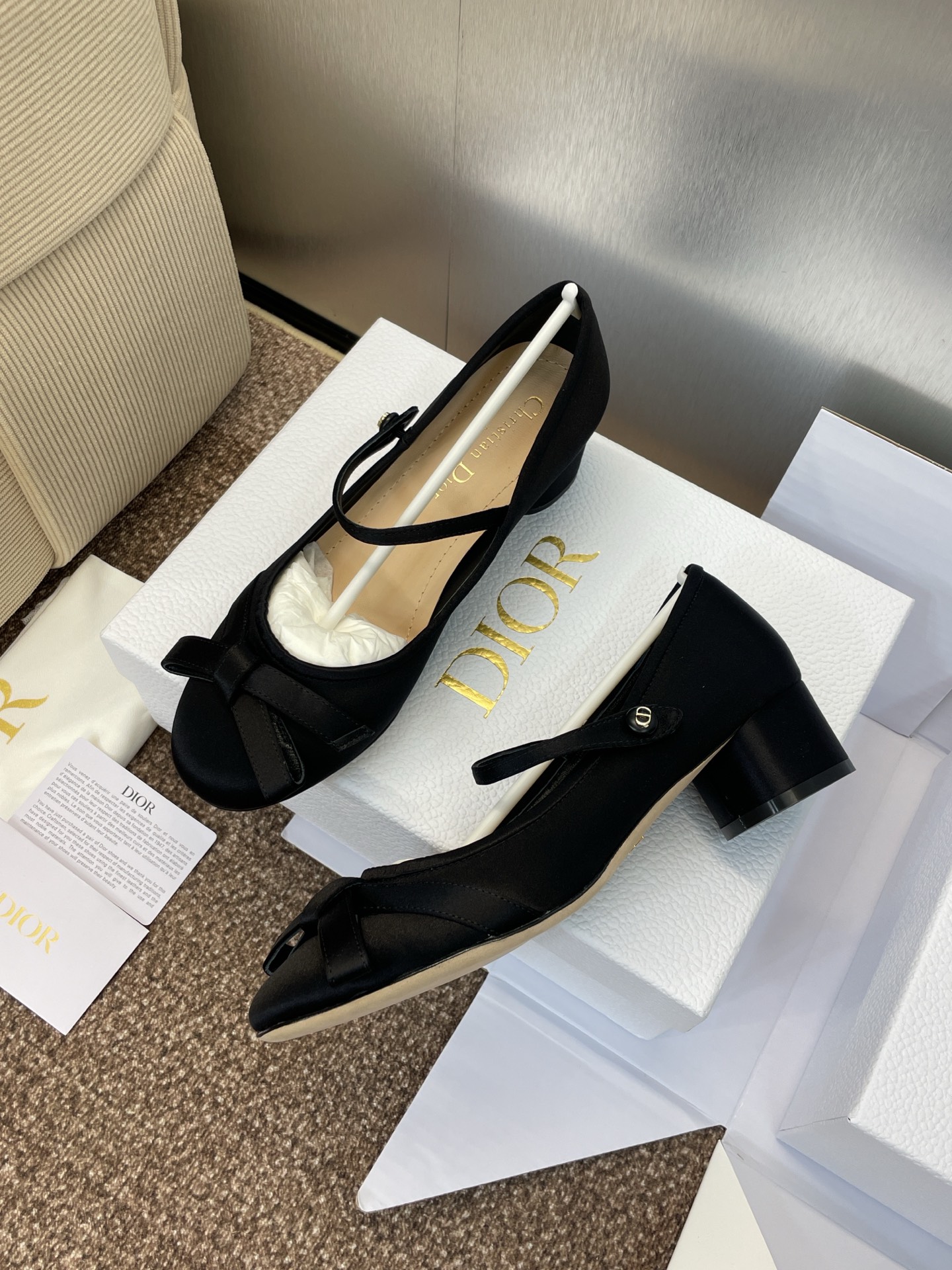 [TOP] Christian Dior Lovely-D Low Heels Pumps - 2 Colors