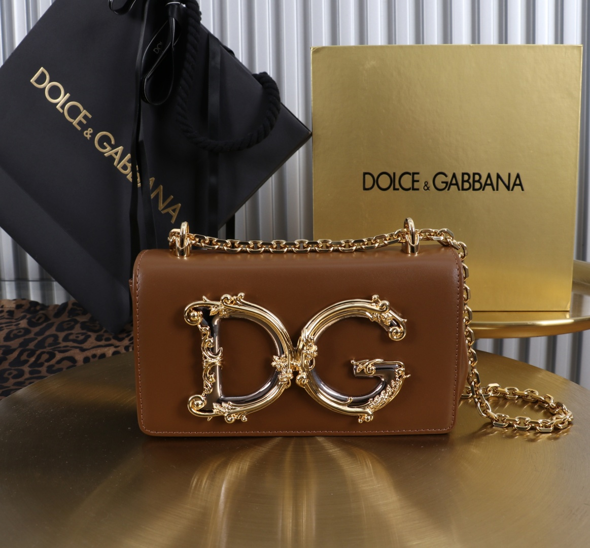 [TOP] Dolce & Gabbana D&G Girls Bag  Cowhide 18x10x5cm - Brown - 711 Luxury