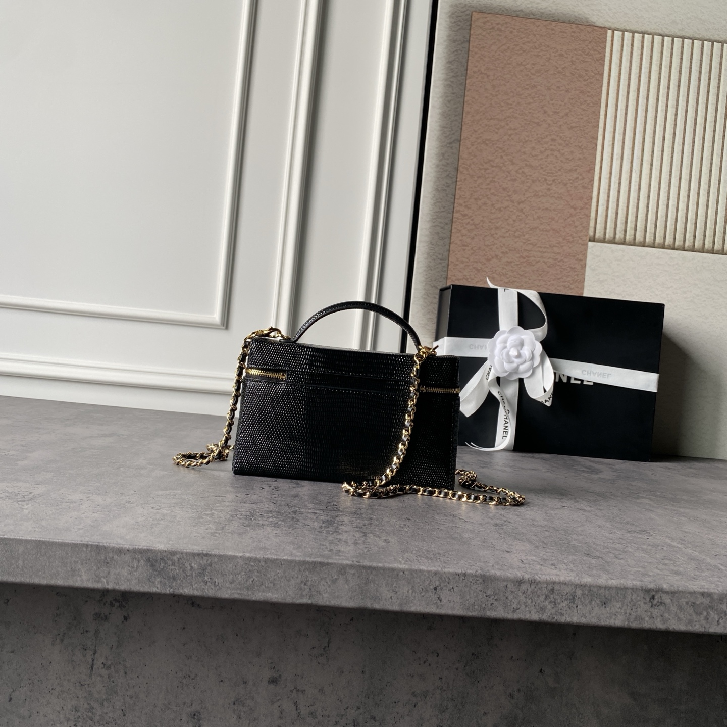[TOP] CHANEL Vanity Case Lizard-skin Pattern Calfskin 19.5x17x5cm - Black - 711 Luxury